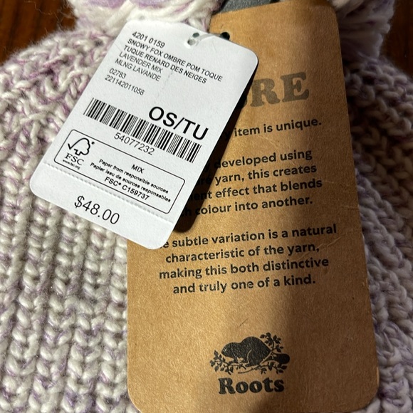 Roots Snowy Fox Ombre Pom Toque Hat New with tag - Picture 4 of 6